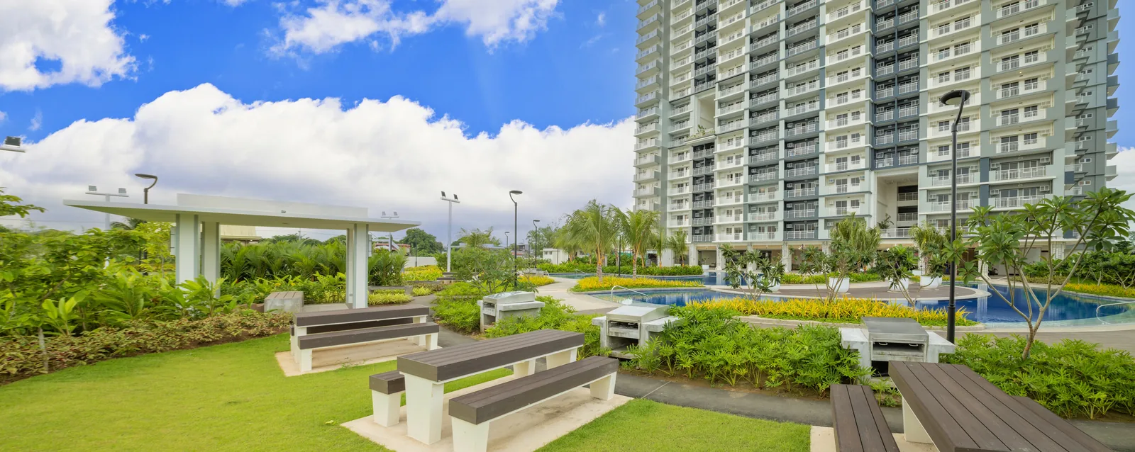 Picnic area at Sonora Garden Residences